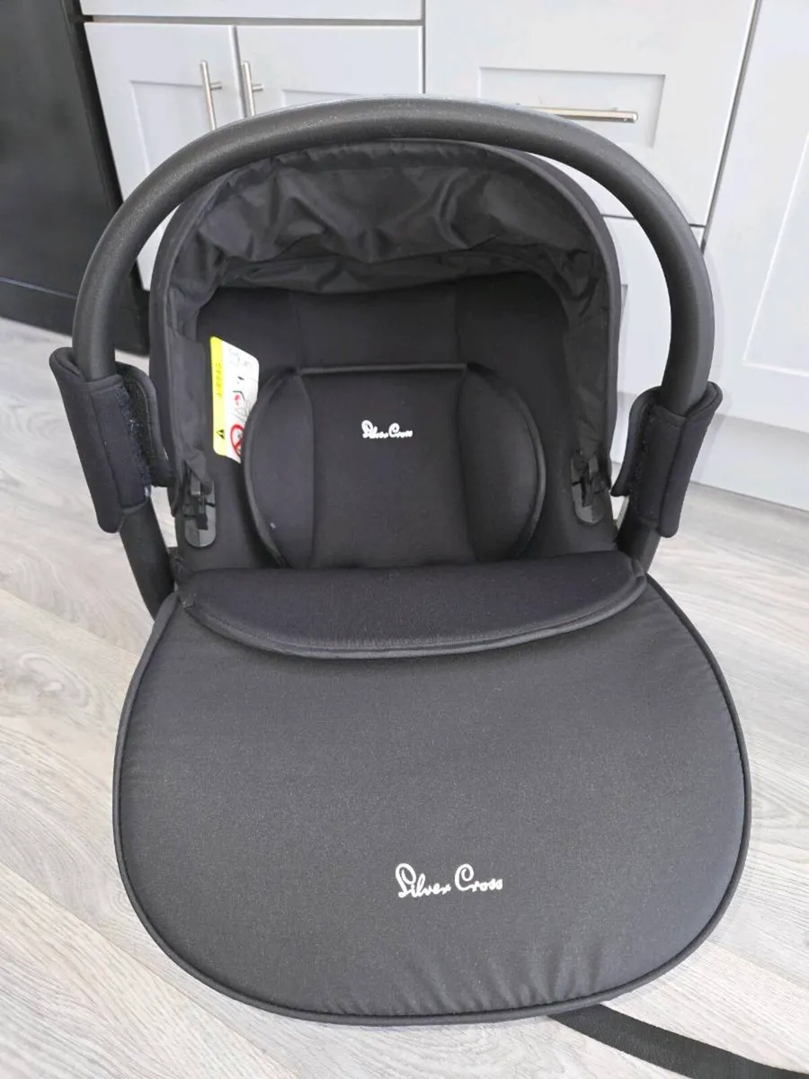 Silver cross car seat - Image 3