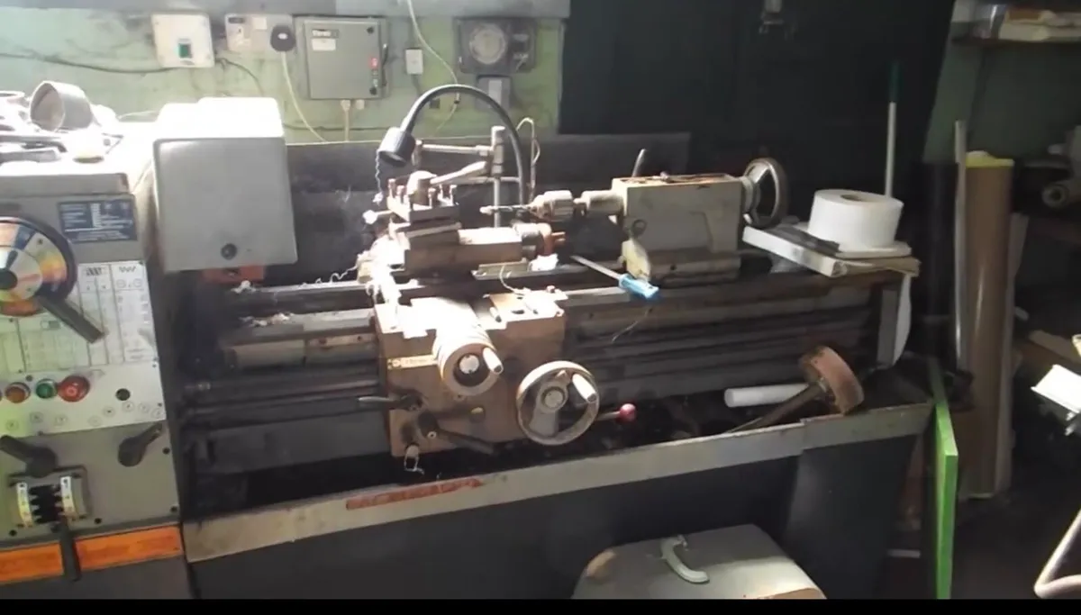 Colchester master 2500.  3 phase. Tooling - Image 1