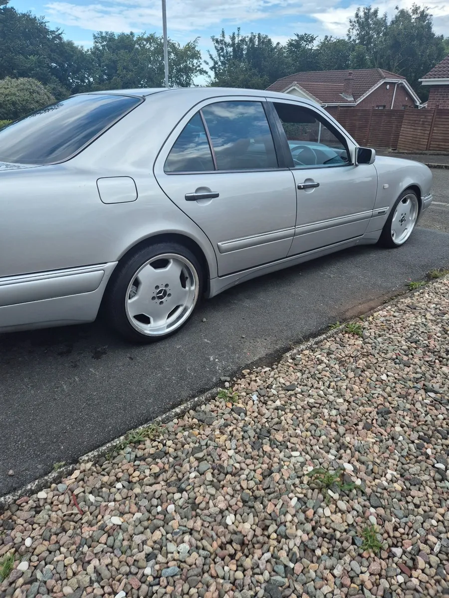 MERCEDES E55 AMG W210 - Image 1