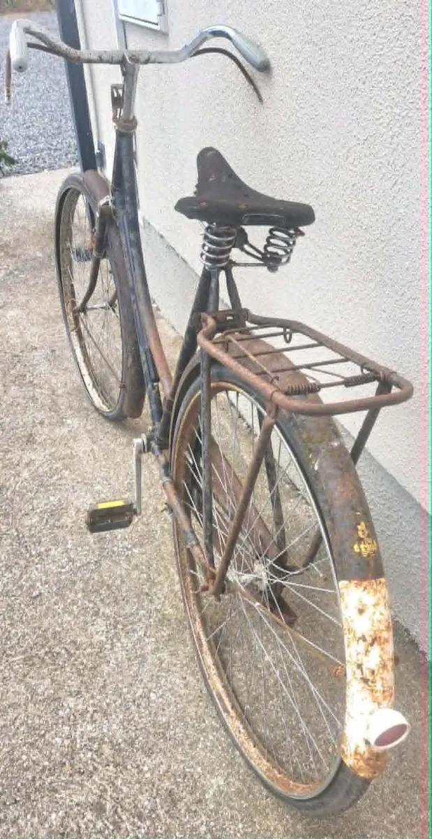 Vintage Raleigh Bicycle - Image 2