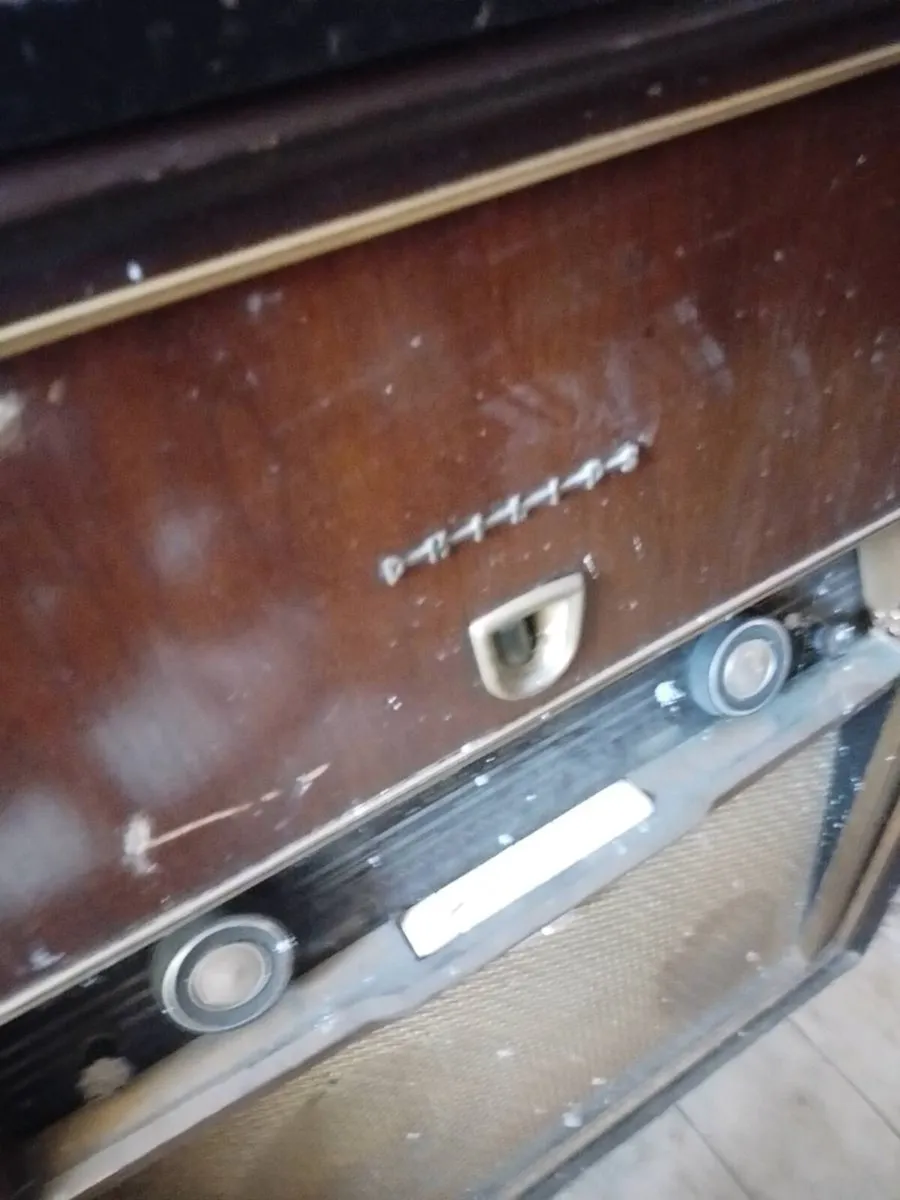 15 vintage radios - Image 4