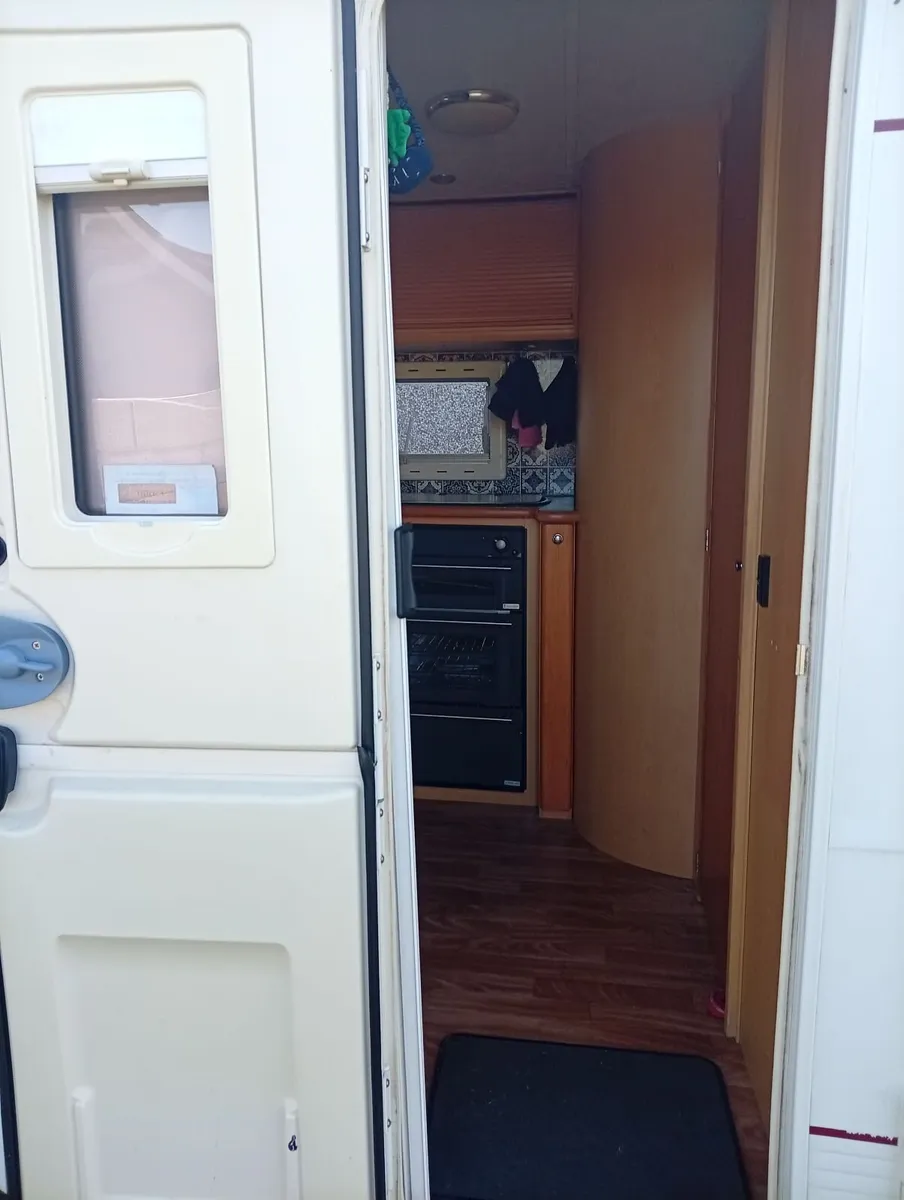 Caravan - Image 1