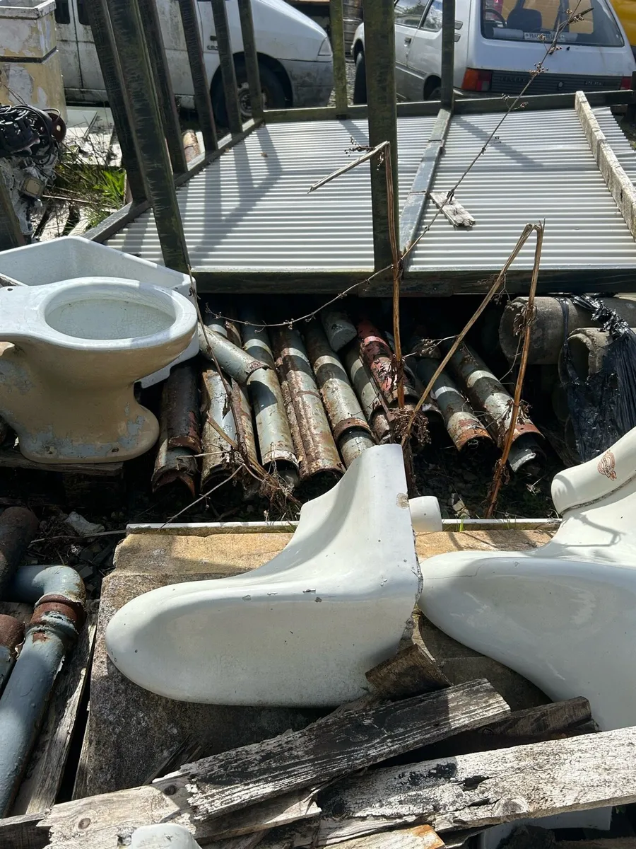 Reclaimed bathroom ware - Image 1