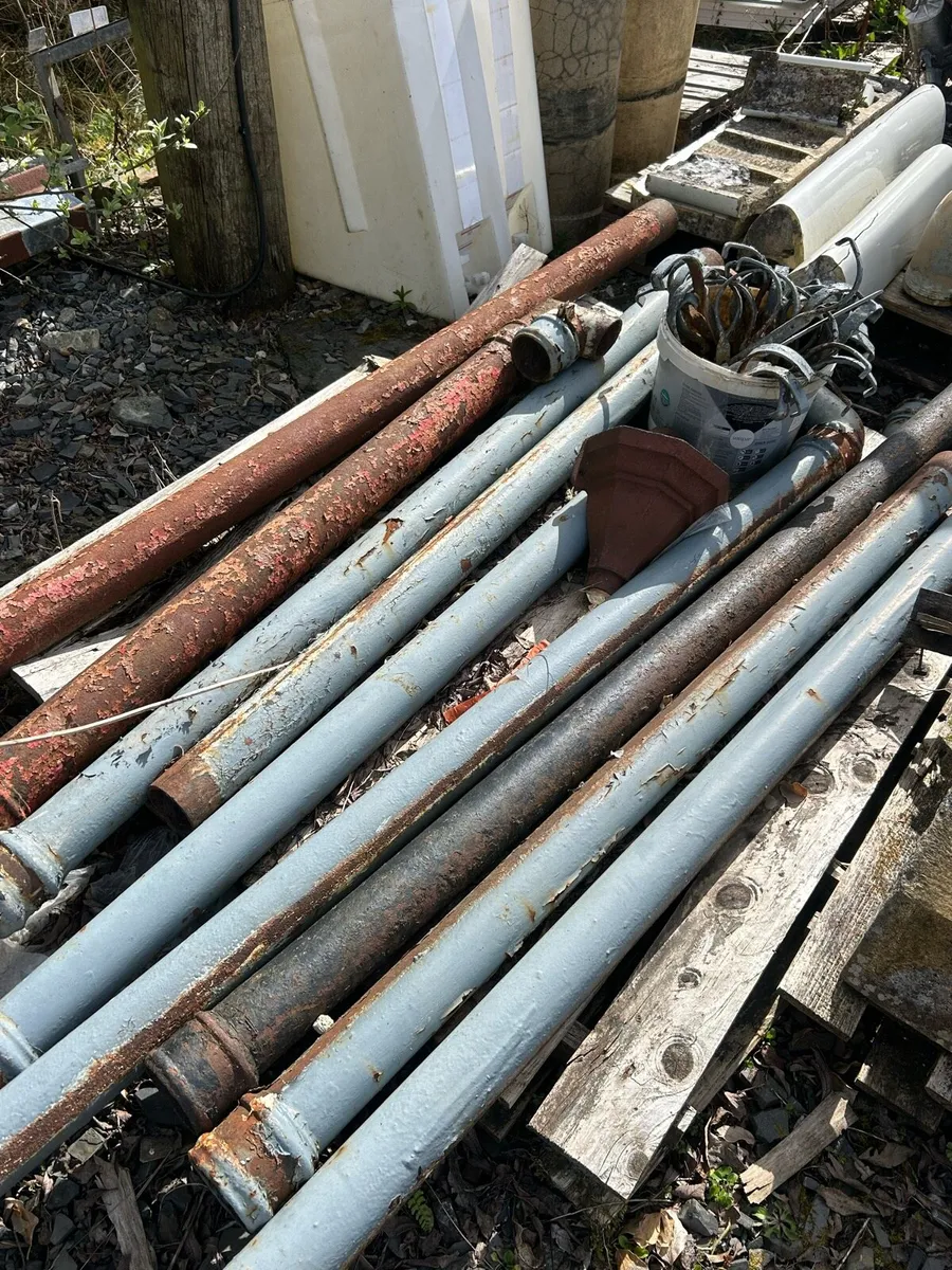 Reclaimed cast gutters