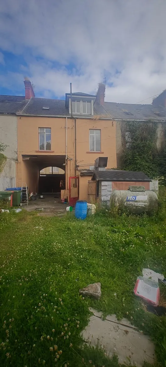 Take away shop - Image 1