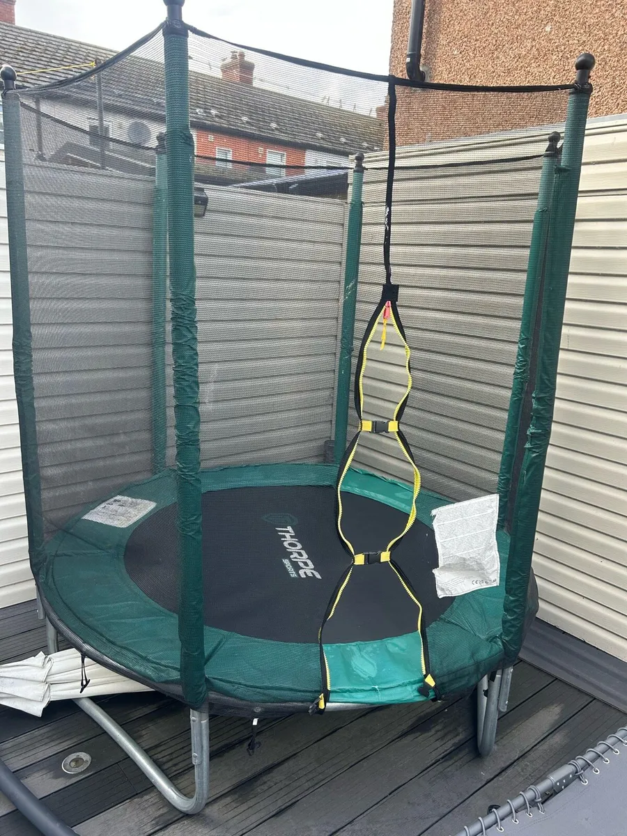Trampoline in excellent condition - Image 3
