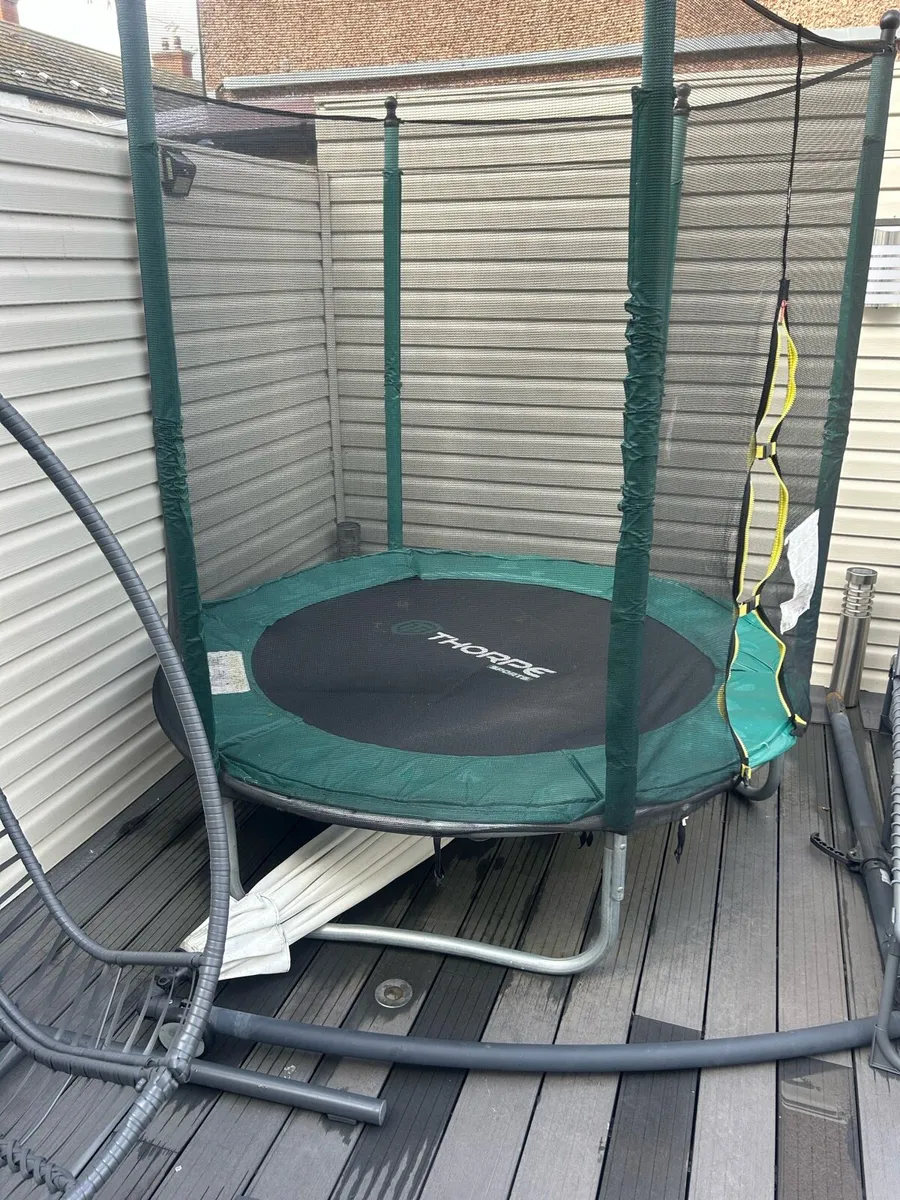 Trampoline in excellent condition - Image 1