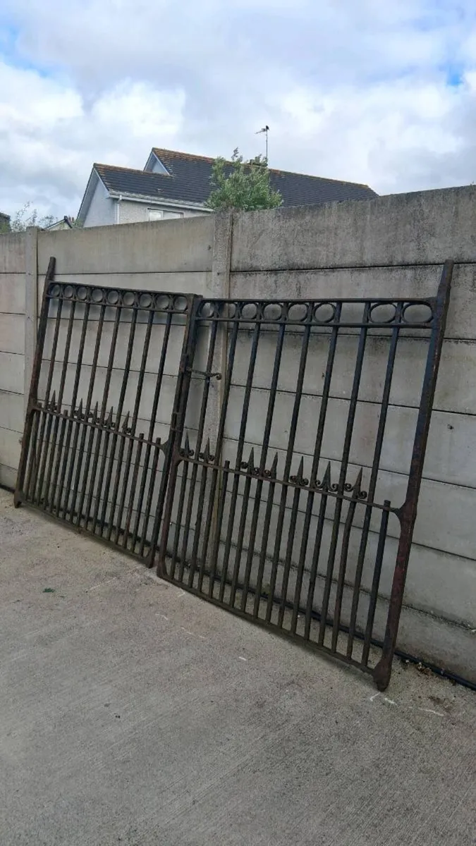 Original forged gates - Image 2