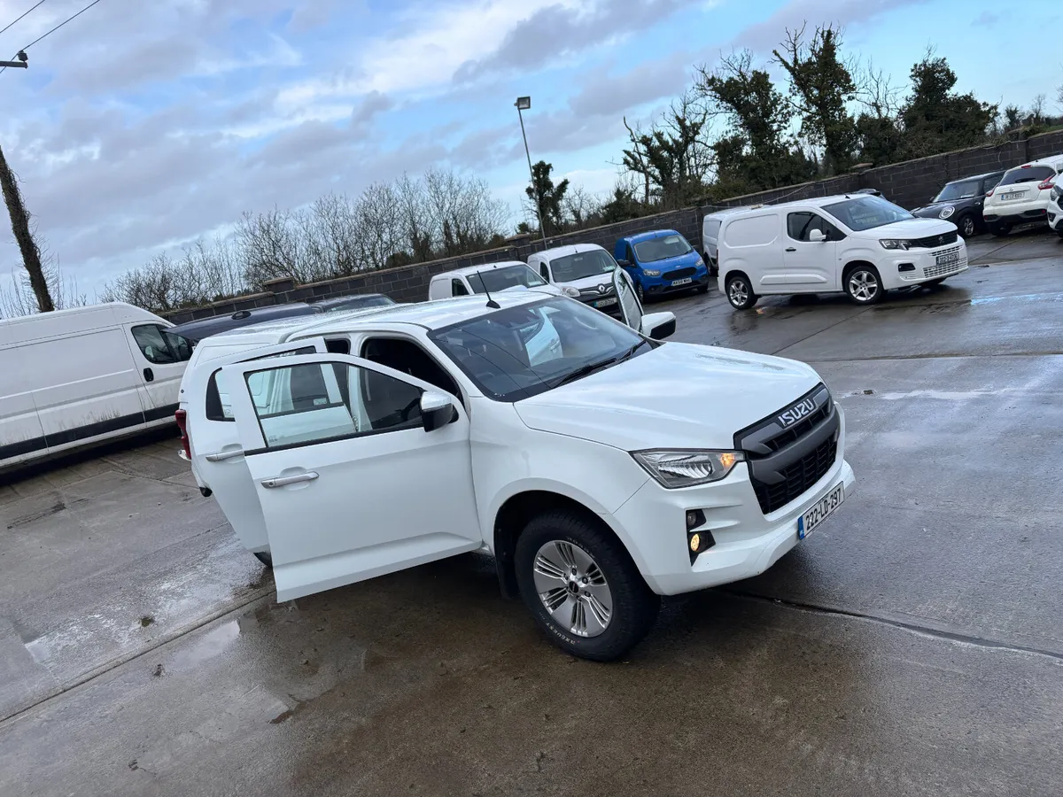 Absolutely Stunning Isuzu D-Max Crew Cab - Image 1