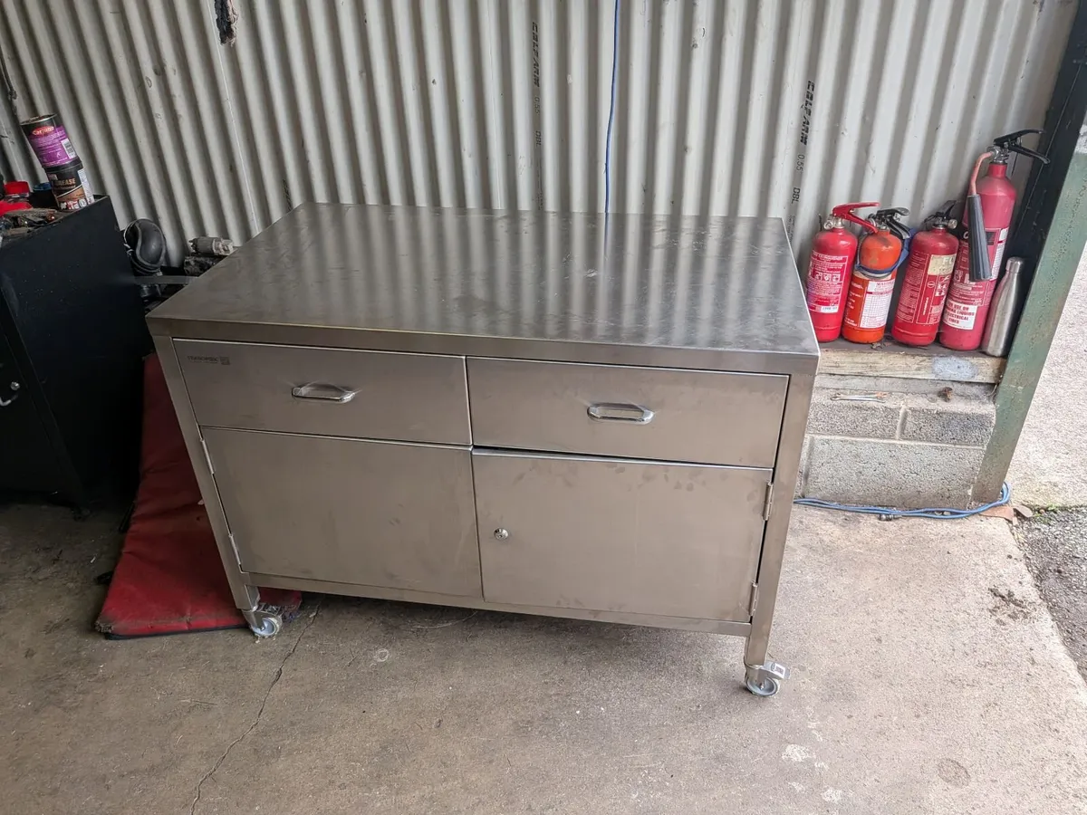 Stainless steel work bench - Image 2