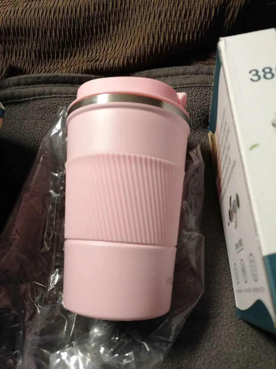 2 travelling coffee with lids new - Image 3