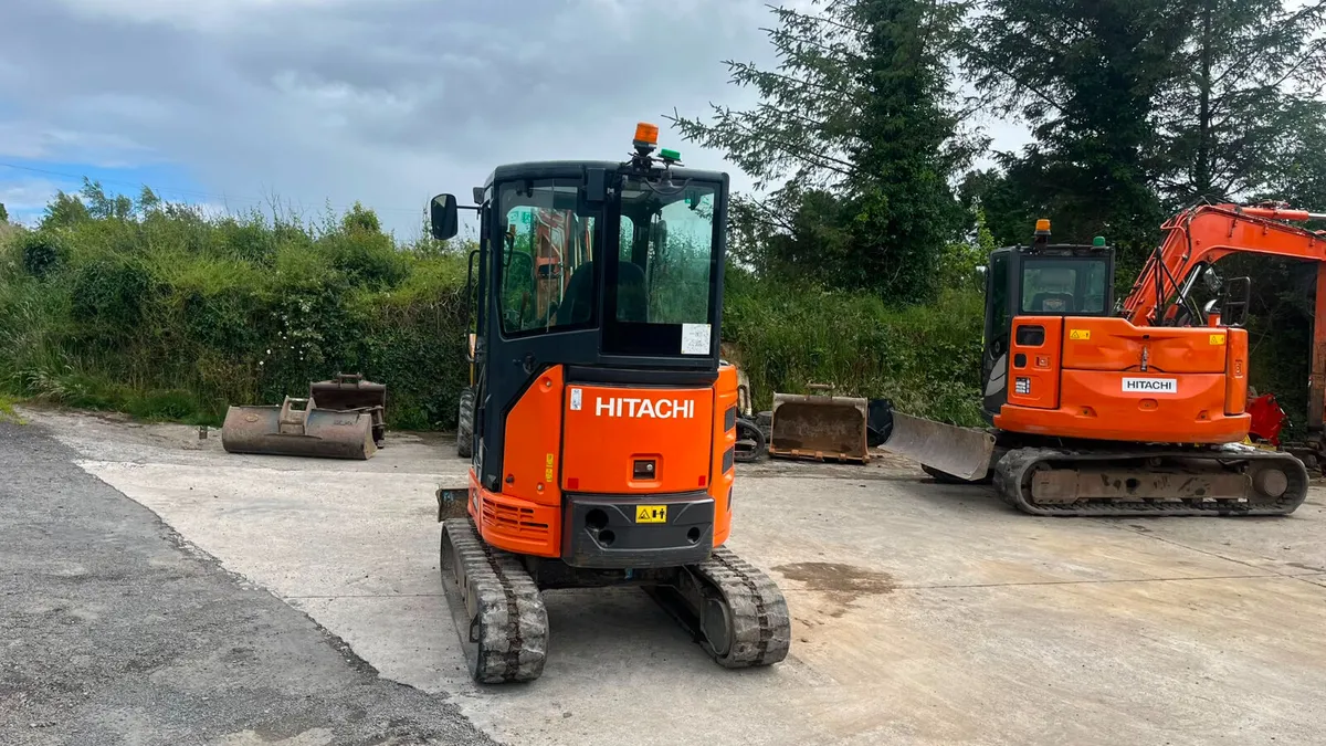 2019 Hitachi 26u.5 - Image 4