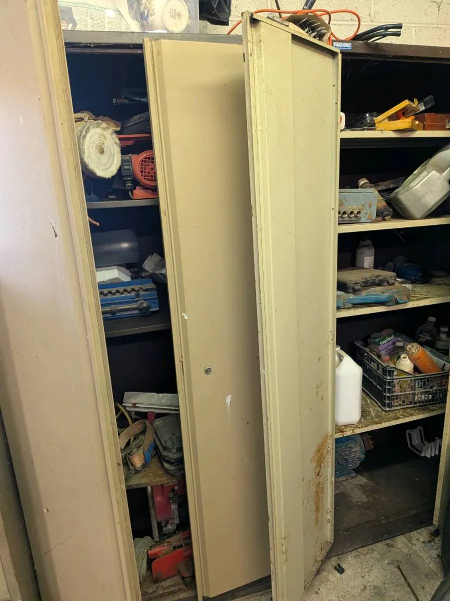 Filing cabinet - Image 1