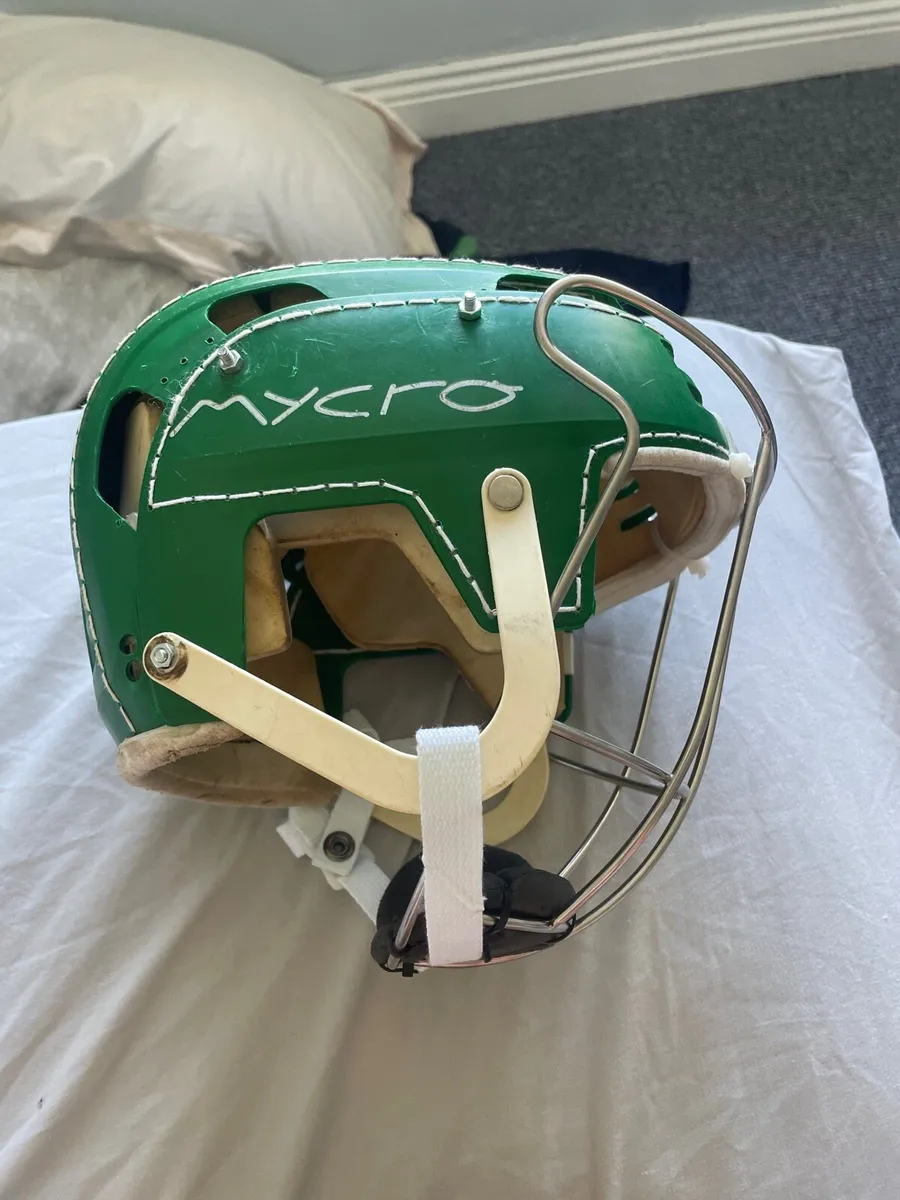 Hurling helmet - Image 2