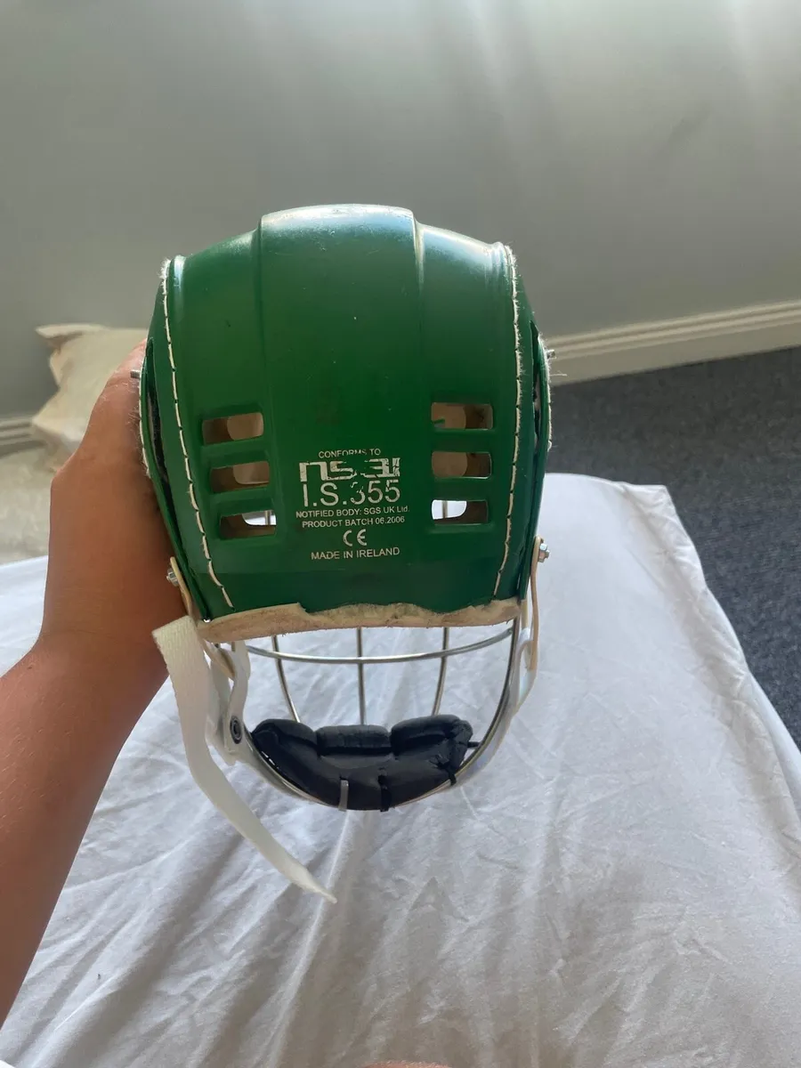 Hurling helmet - Image 4