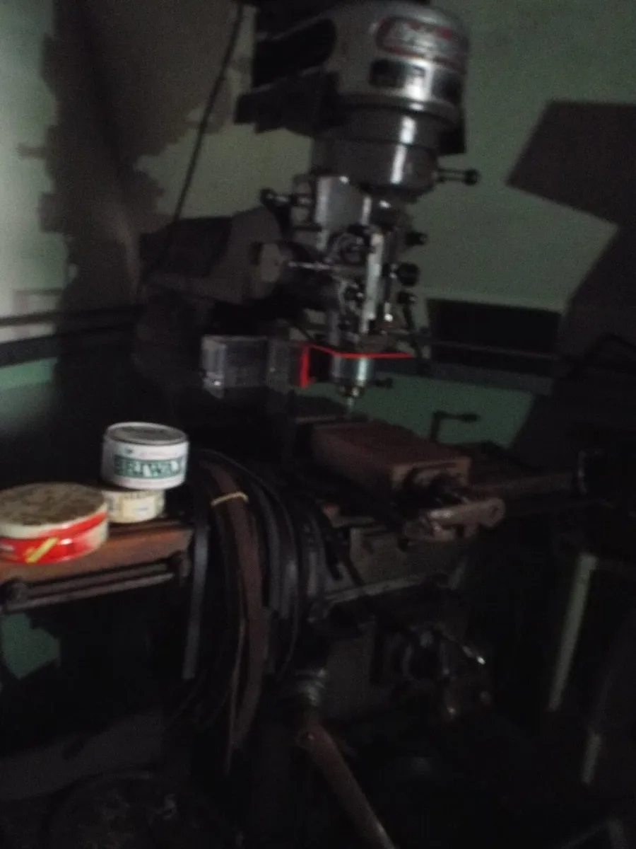 Bridgeport miller machine. With tooling. - Image 3
