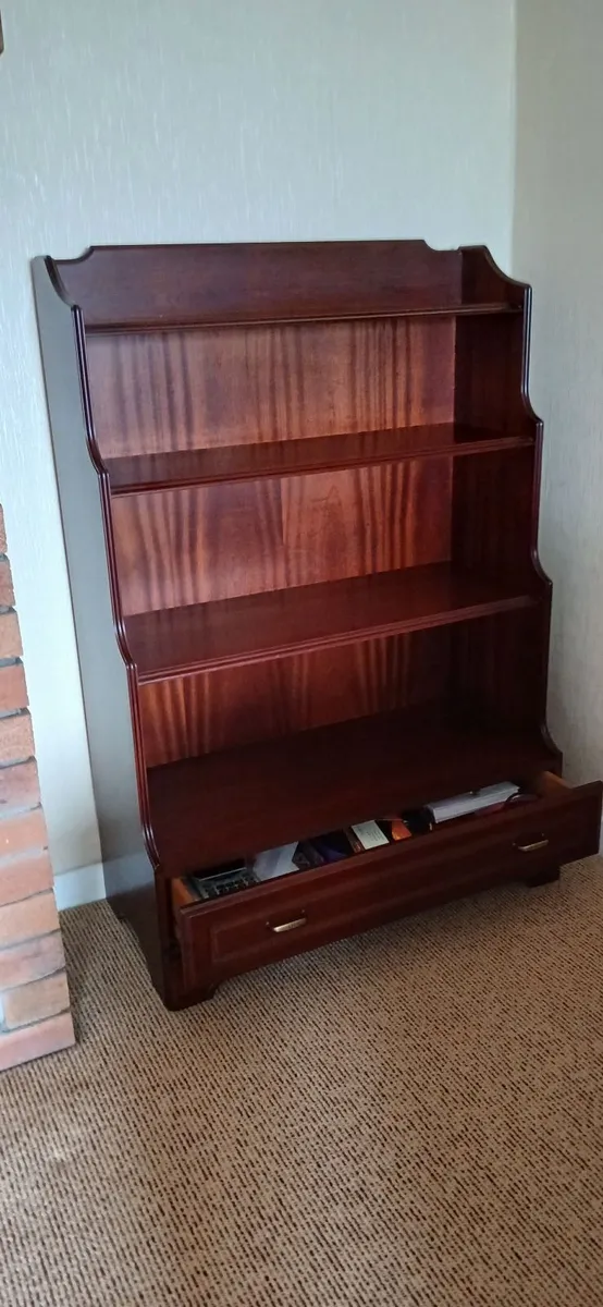 Mahogany book case - Image 2