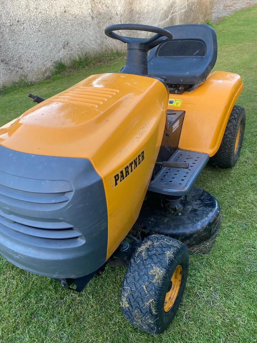 Ride on lawnmower - Image 3