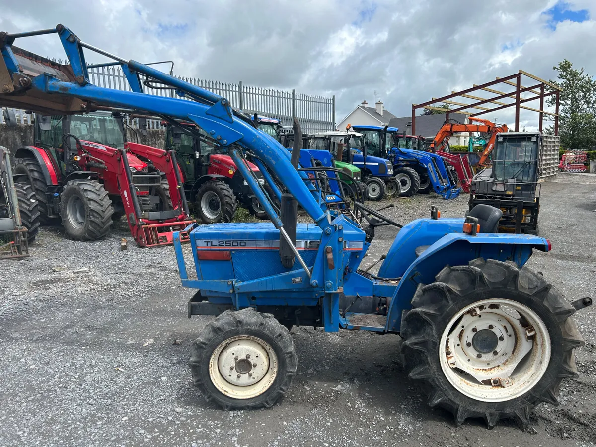 Iseki TL2500 Compact Tractor - Image 1
