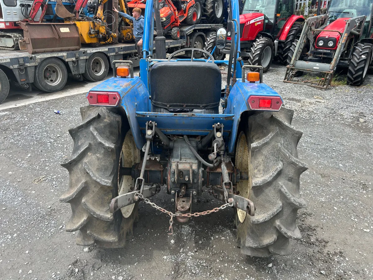 Iseki TL2500 Compact Tractor - Image 4