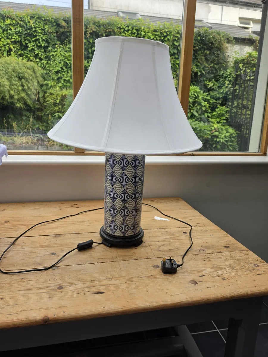 China lamp and white shade - Image 1