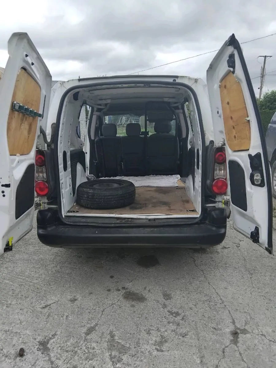 Van - Image 3