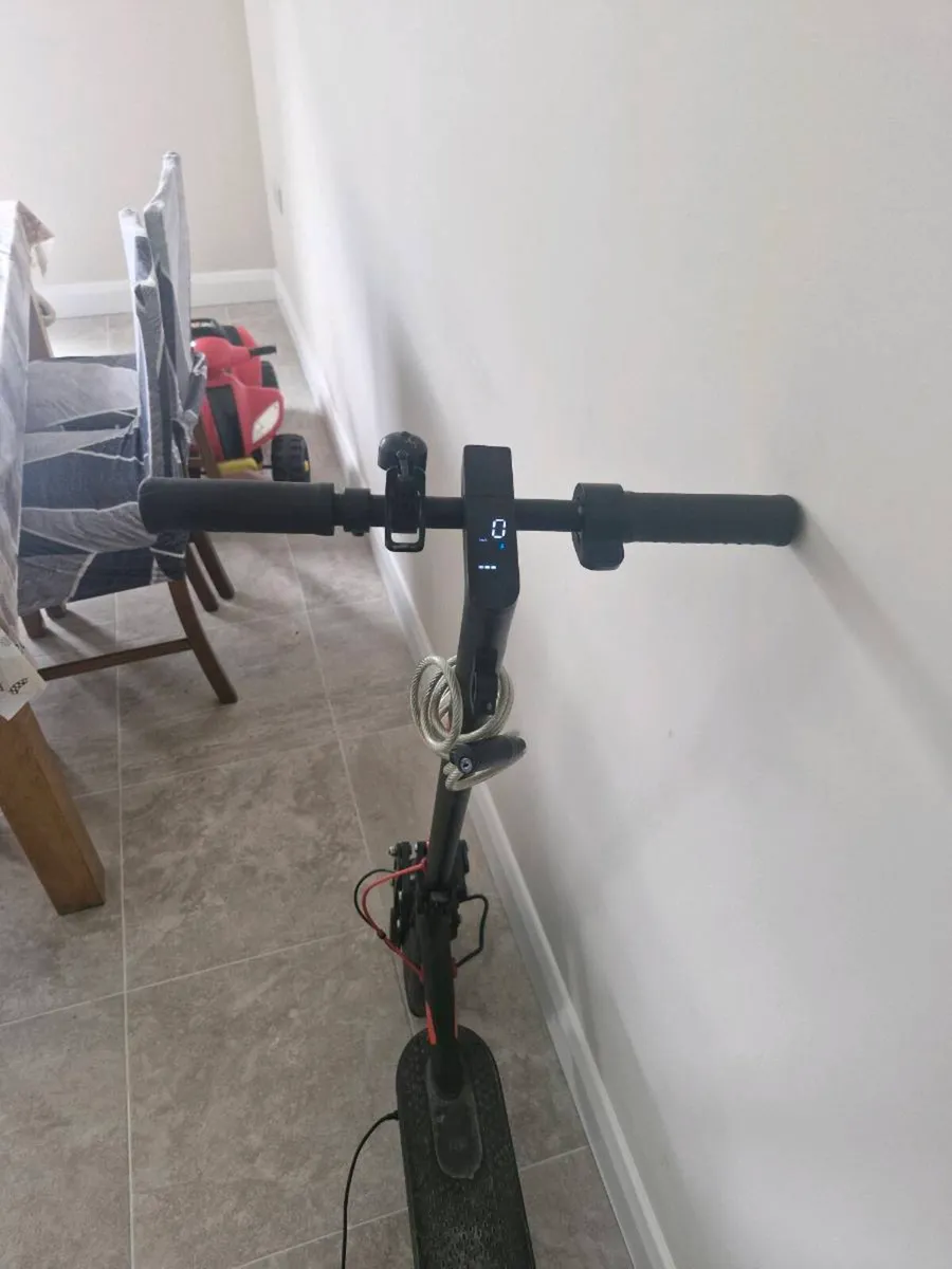 Electric scooter - Image 2