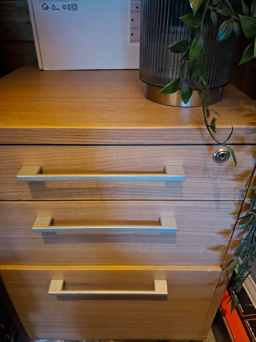 chest of drawers - Image 2