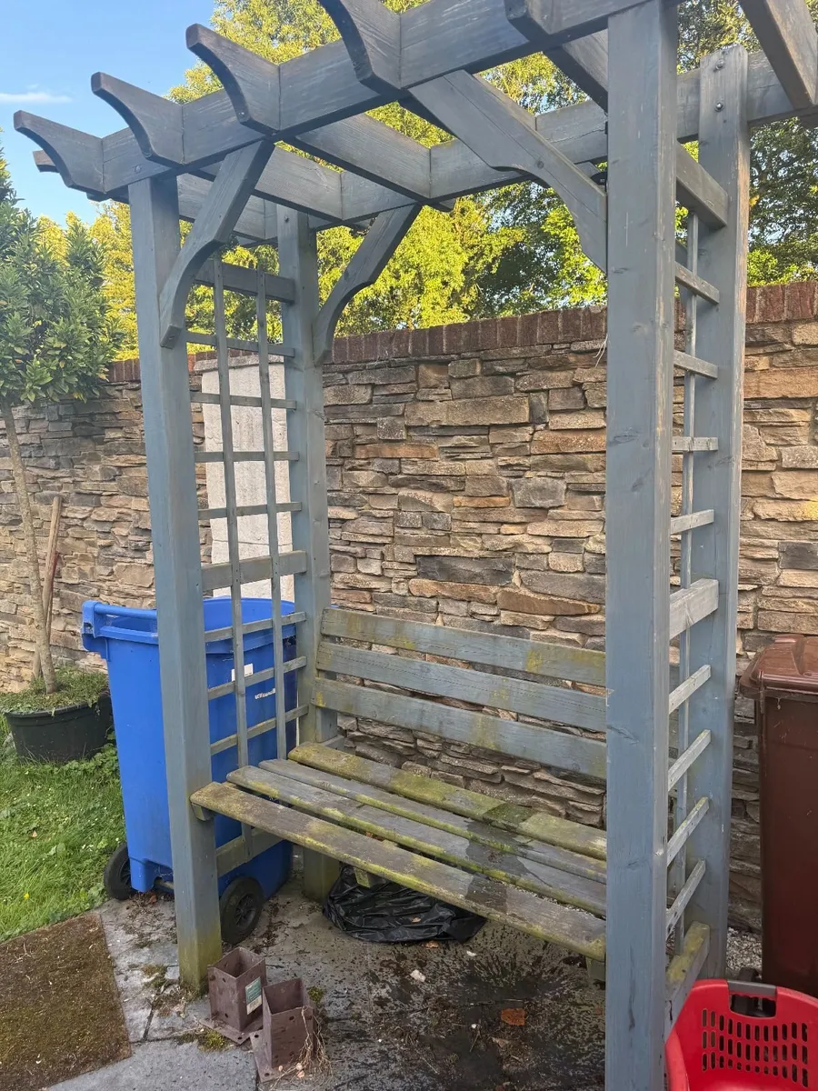 Garden Bench with trellis frame. - Image 1