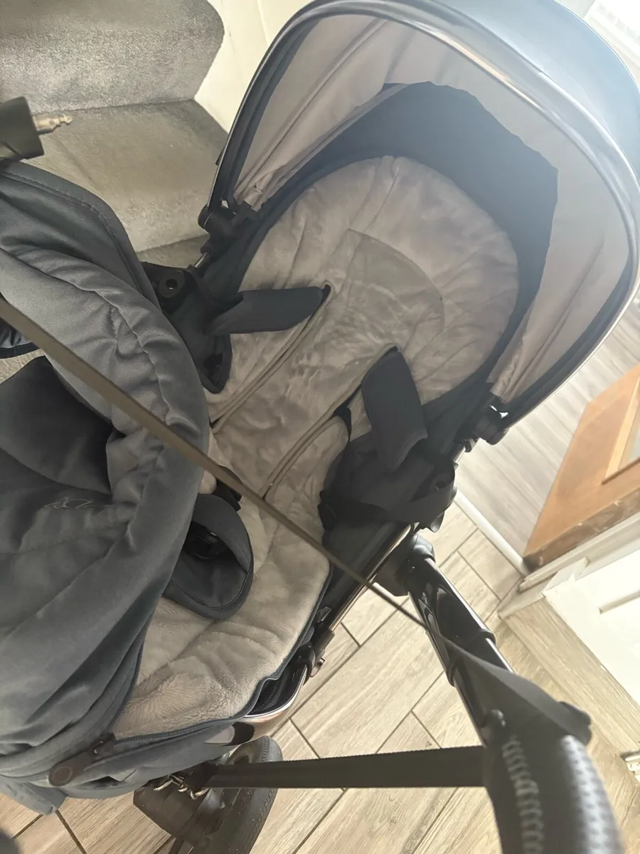 Pram - Image 2