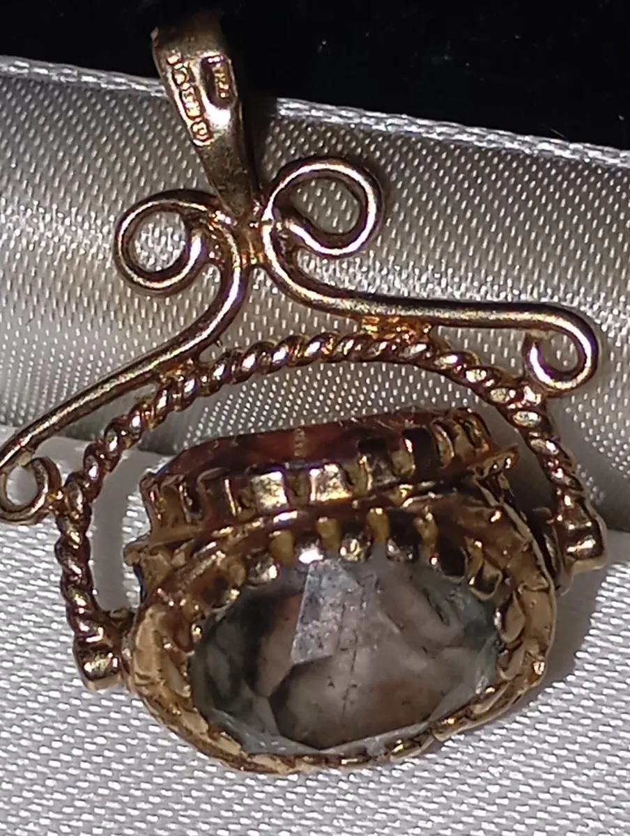 Gold spinning fob pendant - Image 1