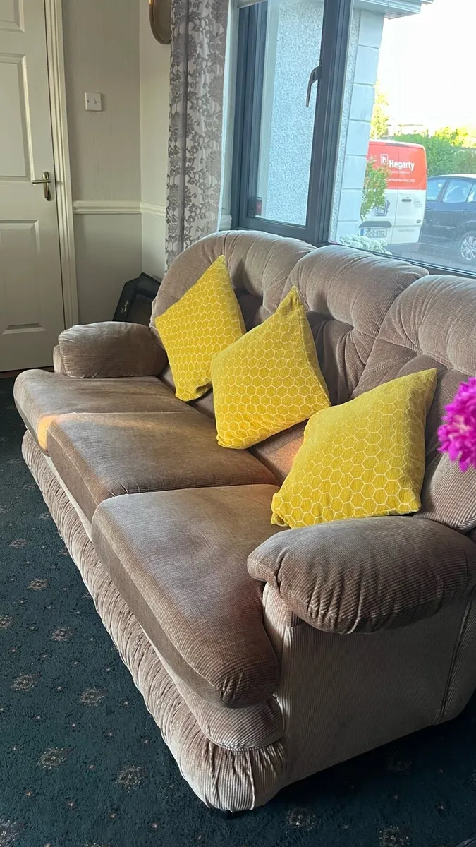 3 piece suite of furniture - Image 2