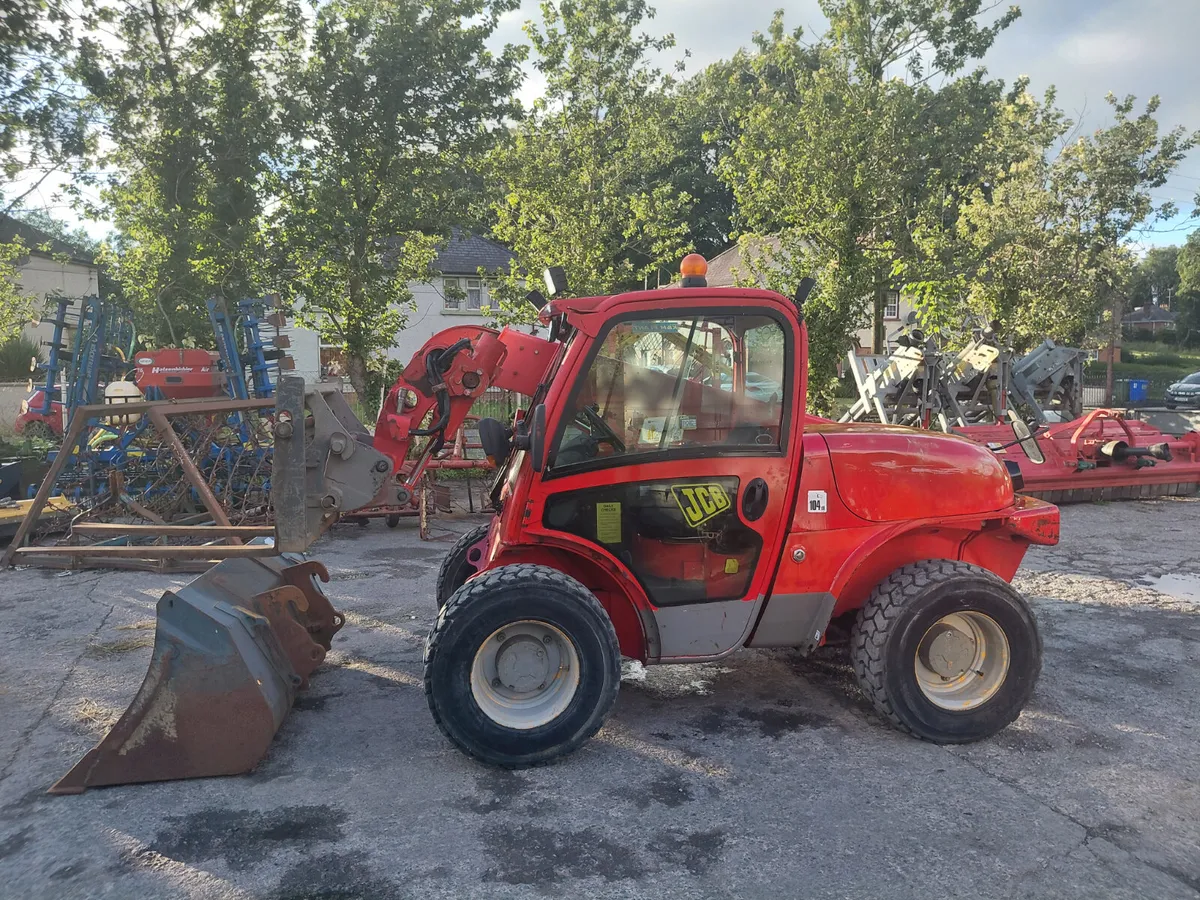 JCB 520 - 40  (2175) hrs - Image 3