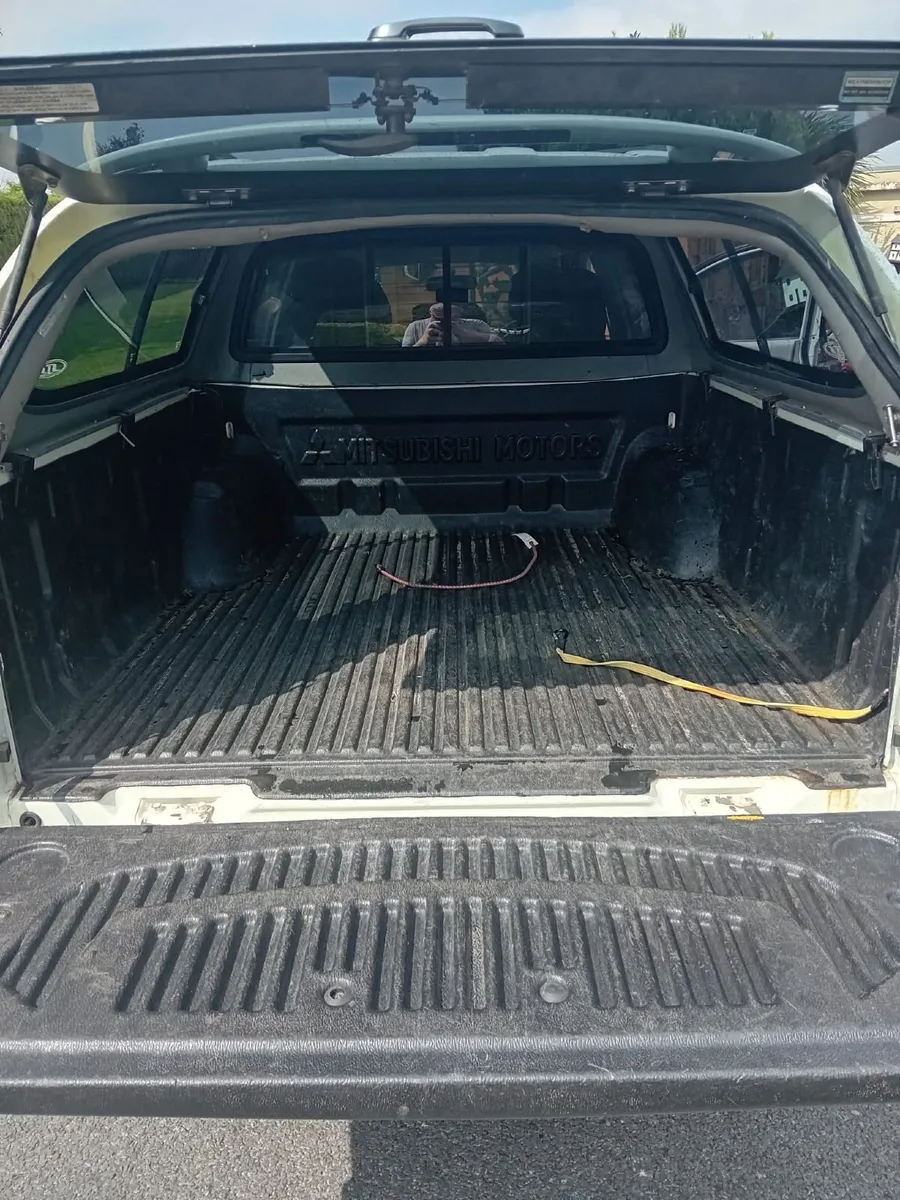 Mitsubishi L200 2011 - Image 2