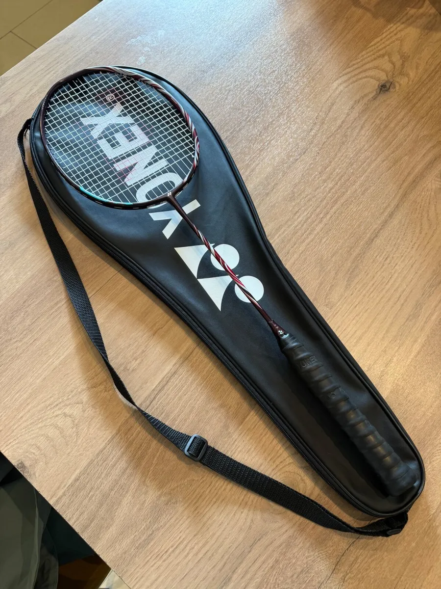 Yonex Astrox 100 ZZ, Kurenai - Image 1