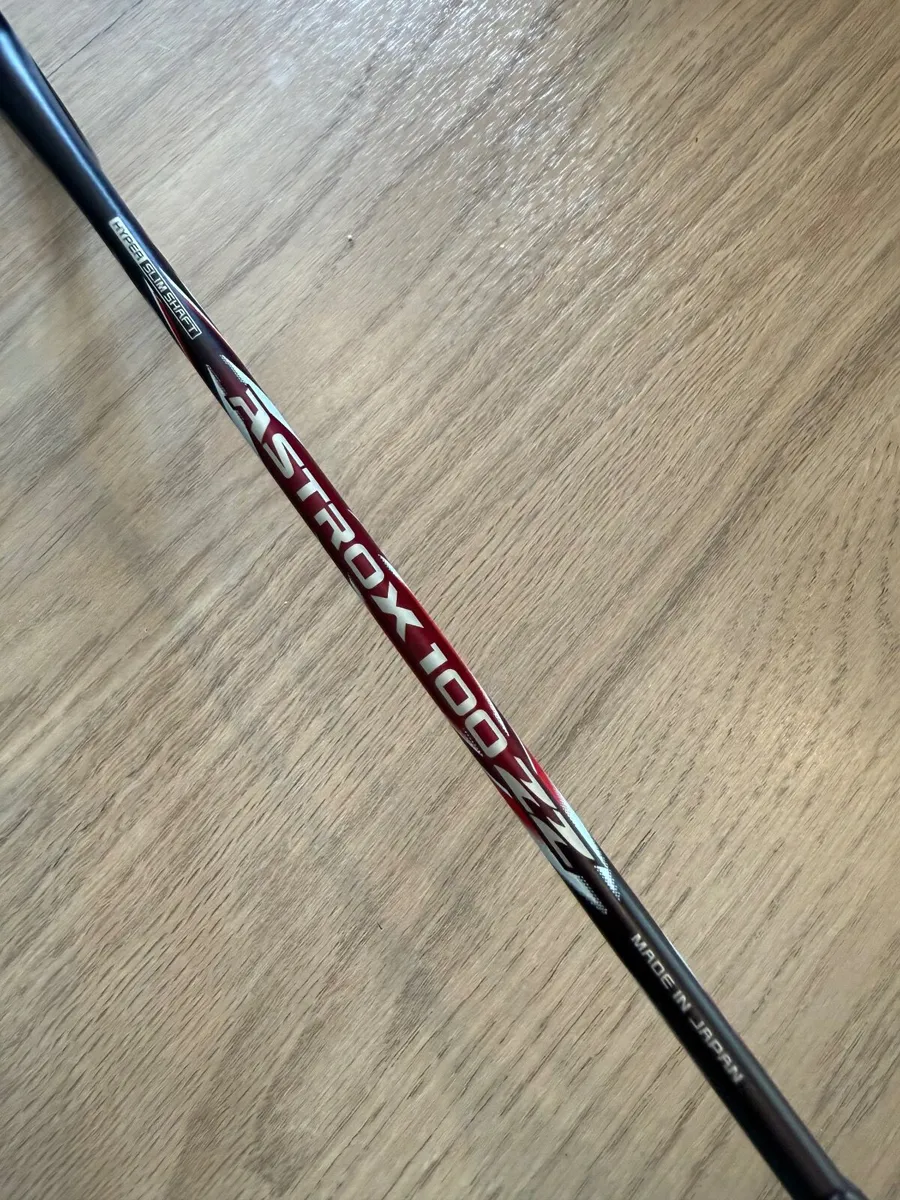 Yonex Astrox 100 ZZ, Kurenai - Image 3