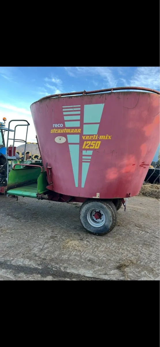 Strautman tub feeder - Image 1