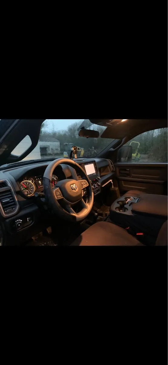 Dodge Ram 2500 - Image 4