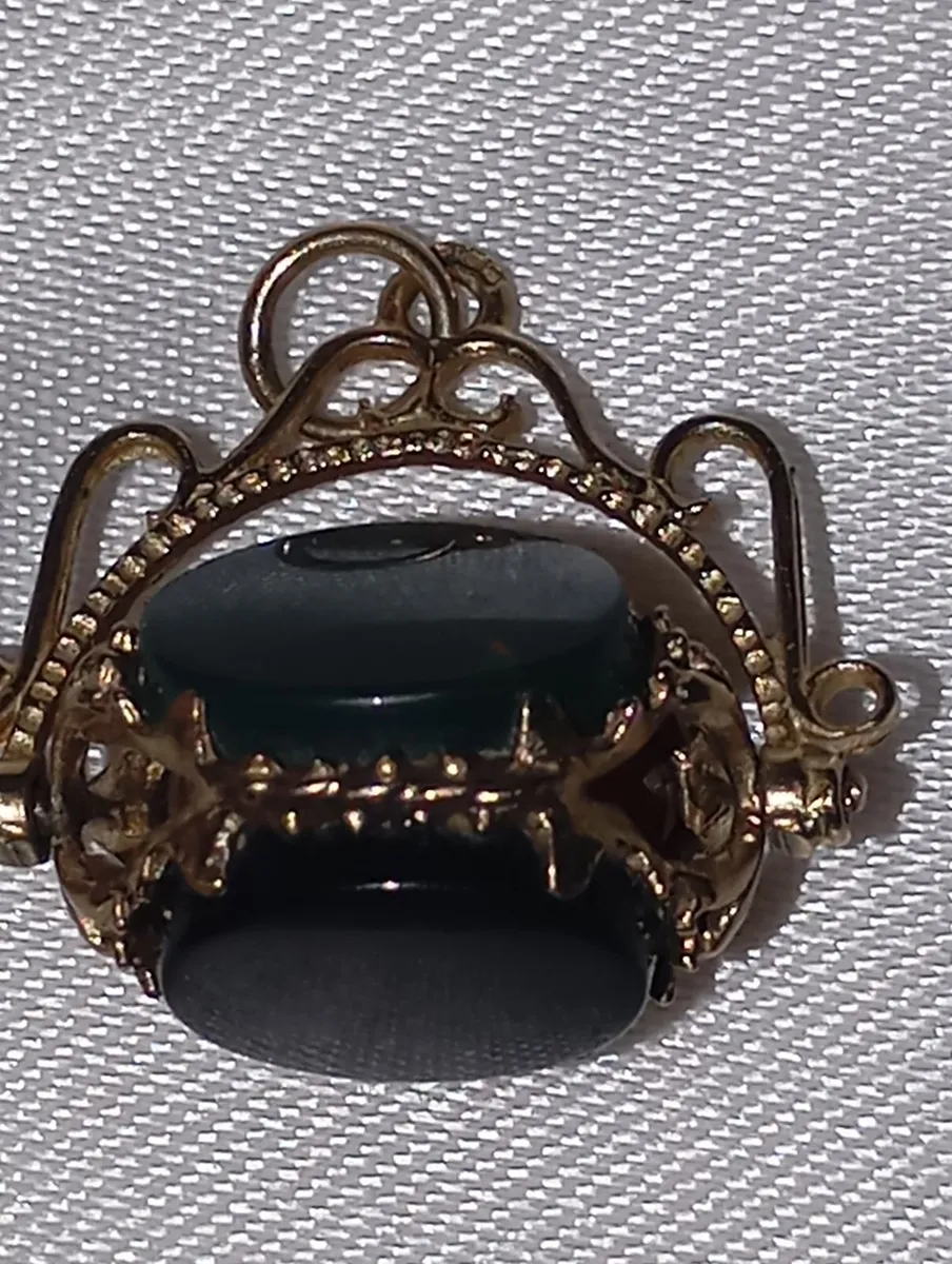 Gold fob spinning pendant - Image 2