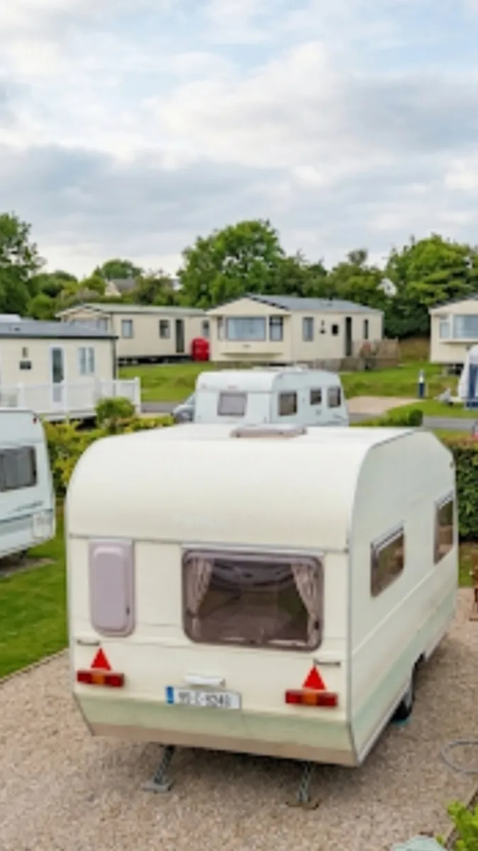 Perle Argos Caravan for sale with Awning 5 berth - Image 4
