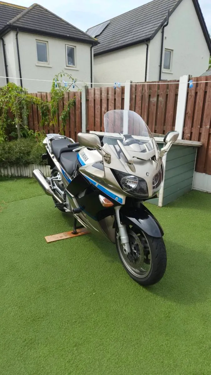 2009 Yamaha FJR 1300 - Image 2
