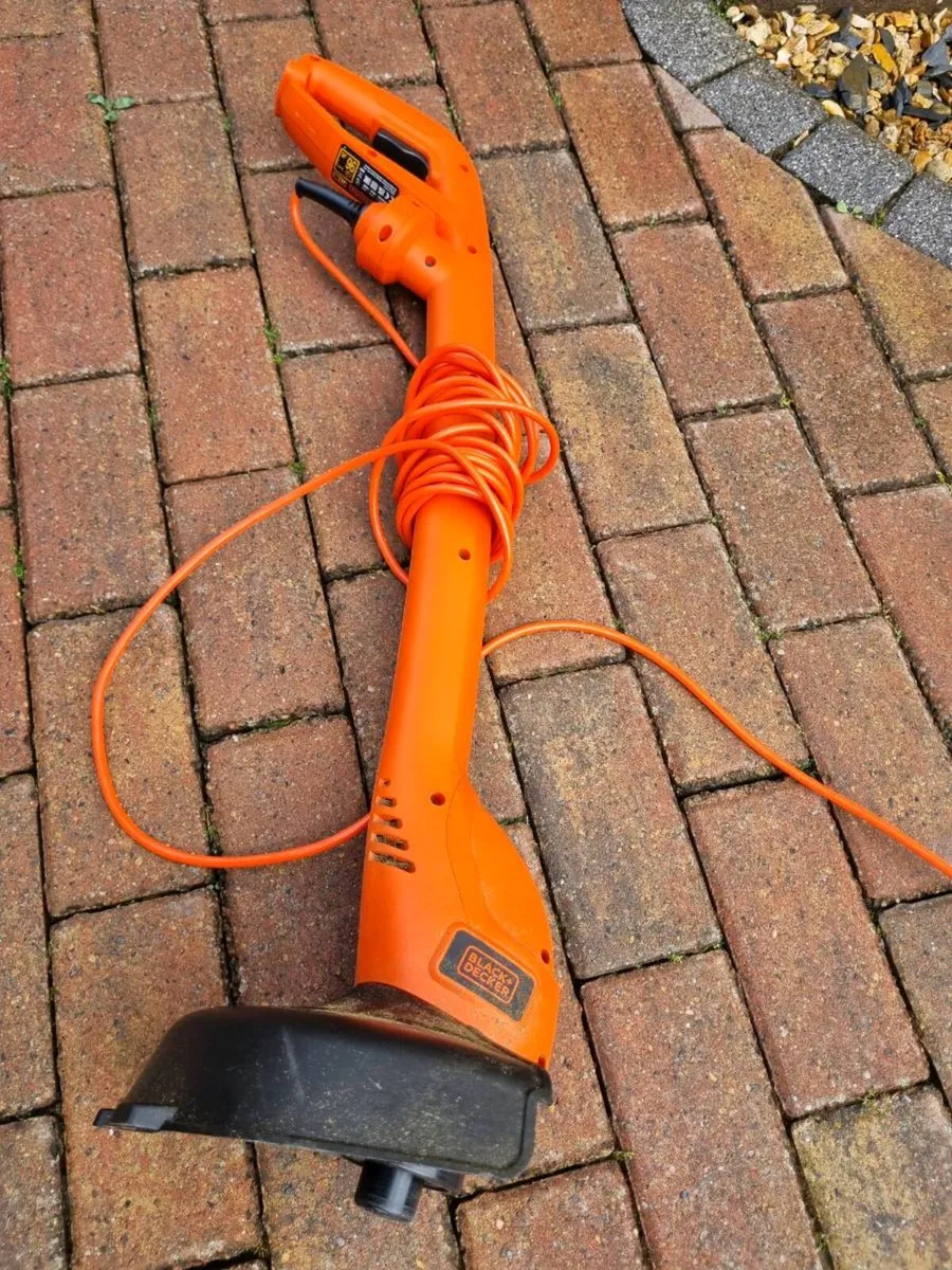 Black decker grass trimmer - Image 2