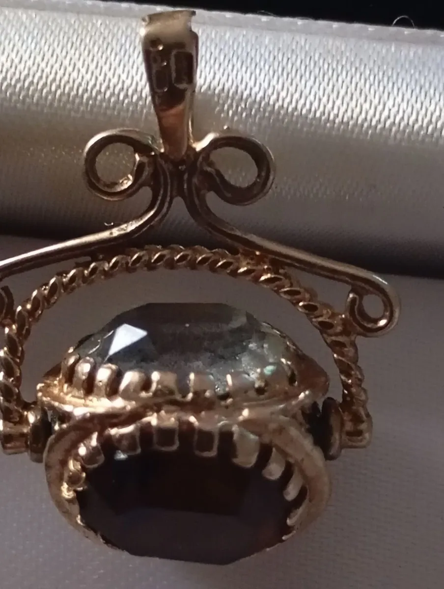 Gold spinning fob pendant - Image 4