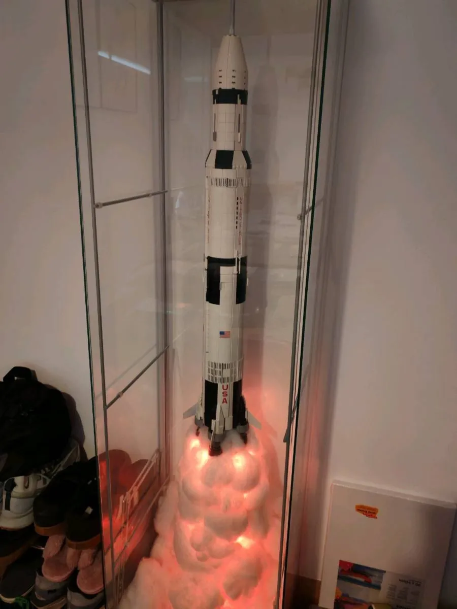 Lego Saturn V Rocket - Image 2