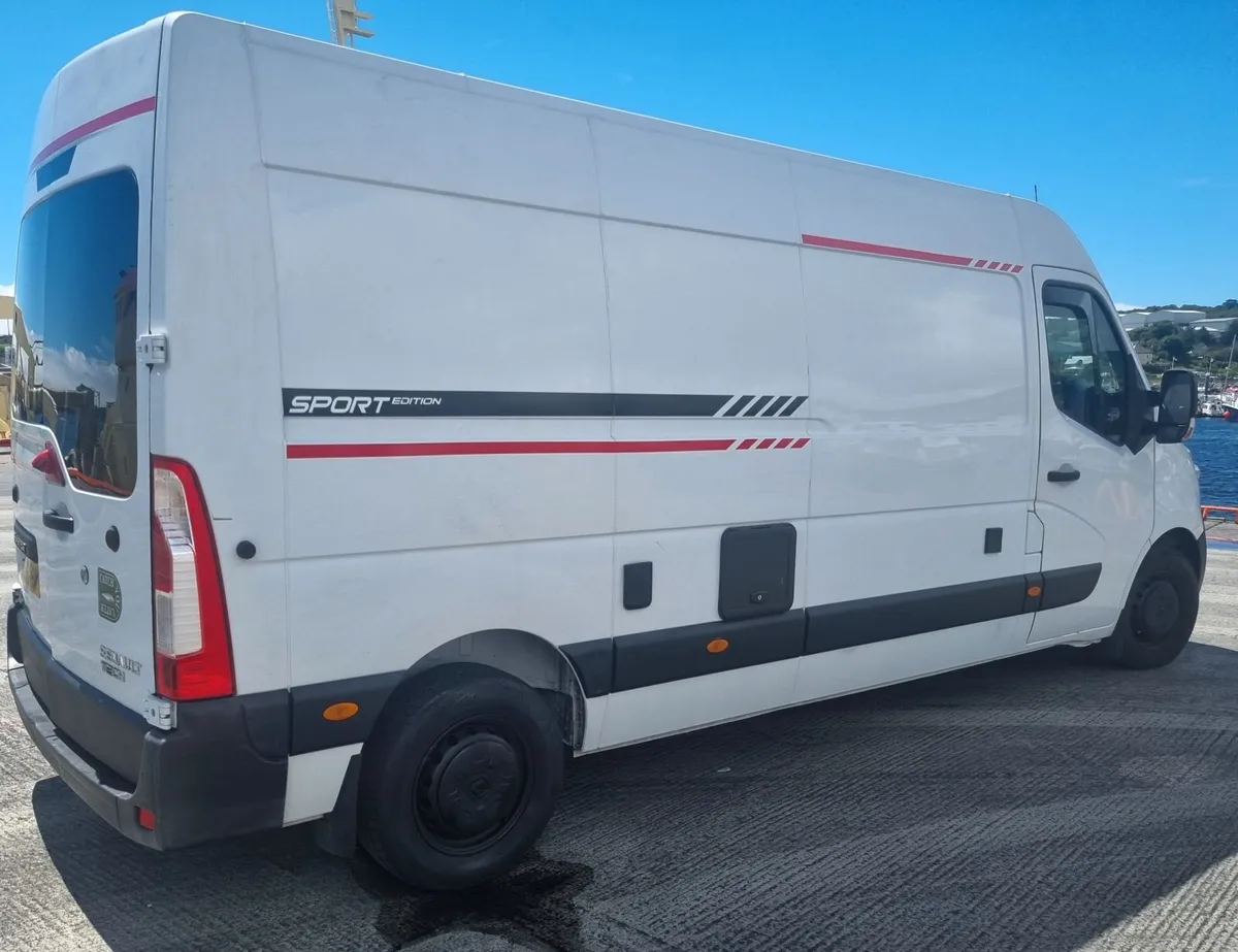 Van - Image 3