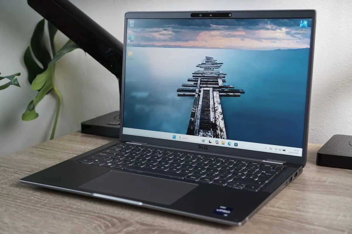 Dell Latitude 7440 | i7-1365U vPro | 16GB LPDDR5 - Image 1