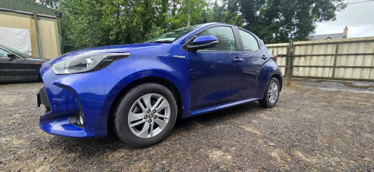 Toyota Yaris Hybrid Luna - Image 2