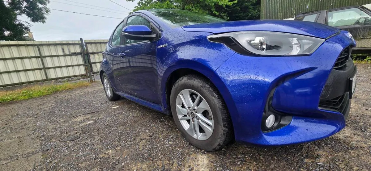 Toyota Yaris Hybrid Luna - Image 3
