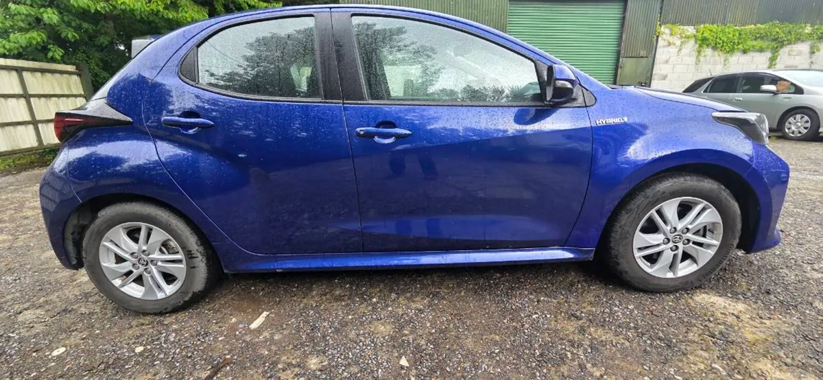 Toyota Yaris Hybrid Luna - Image 4