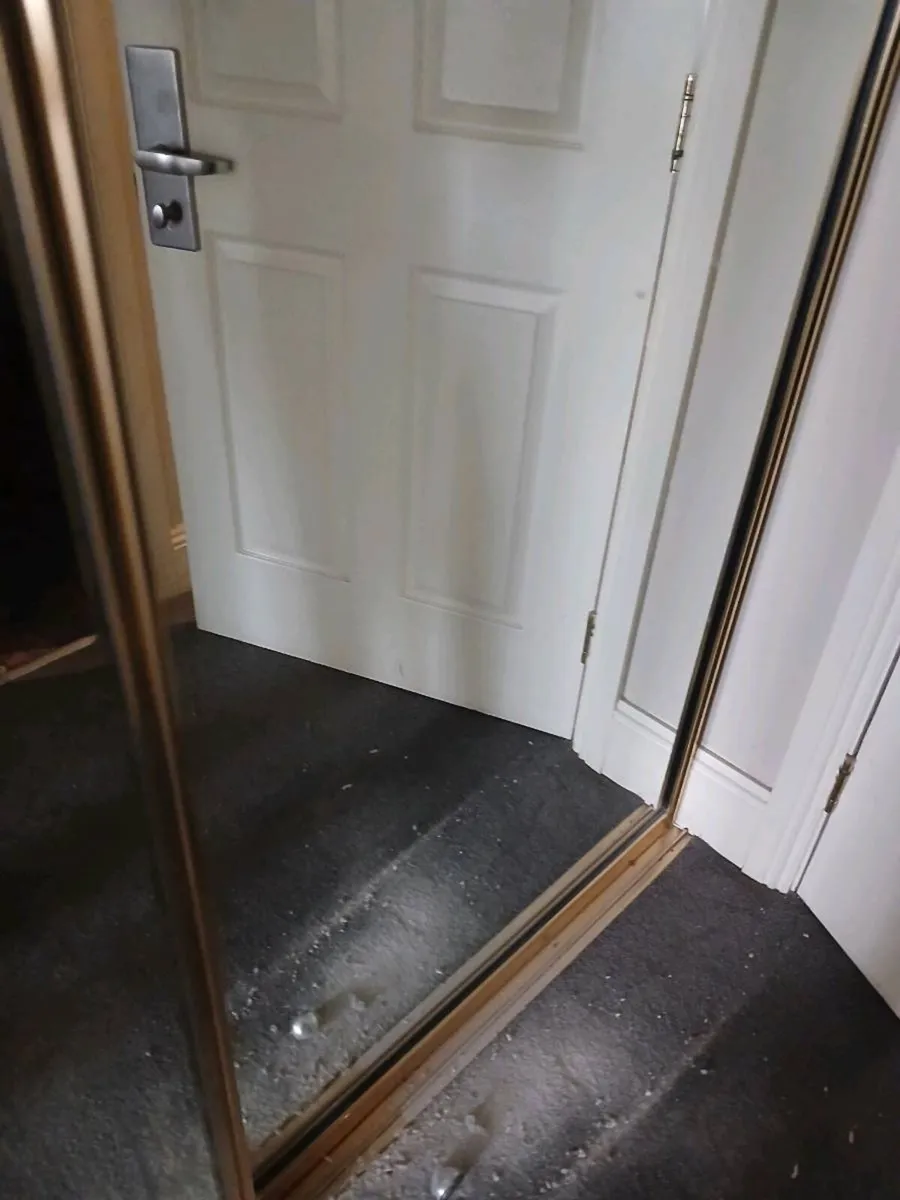 Sliding wardrobe doors/full length mirrors - Image 2